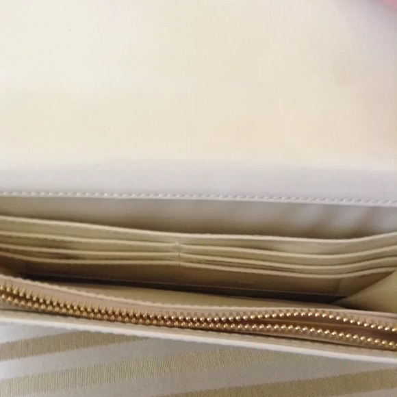 NWOT Pandora Cream Clutch Wristlet Purse. - Picture 5 of 8